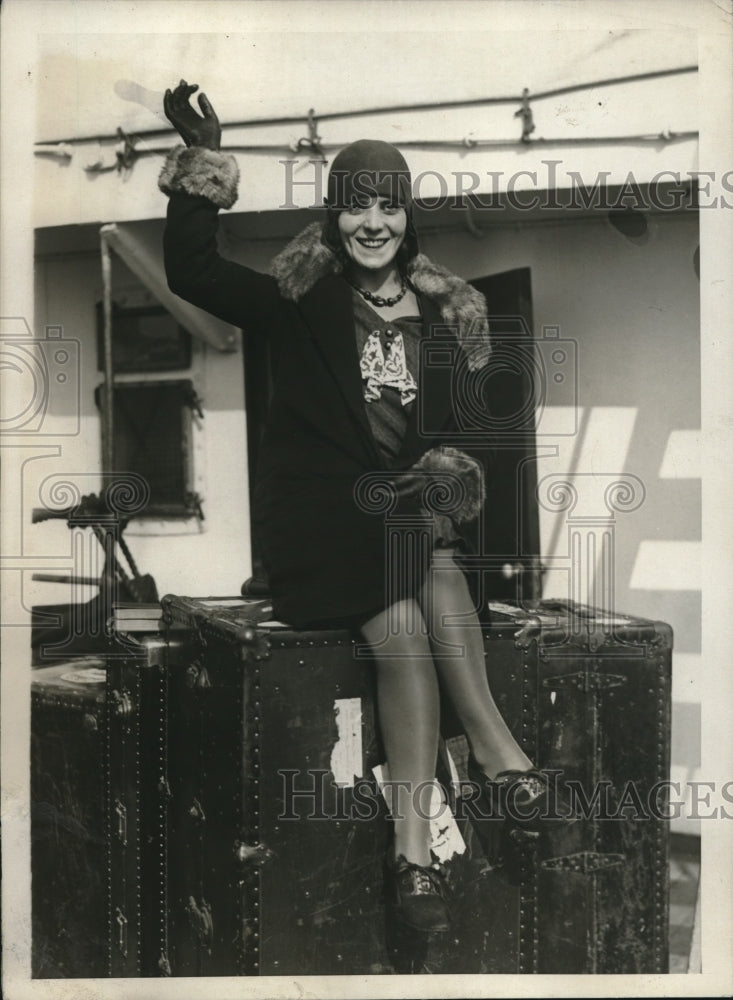 1929 Mrs. Ruth Morgan arrives in New York on SS El Salvador - Historic Images