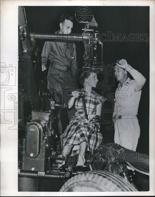 G.W. Bates,Howard Crowell  & Miss Bea Alexander In Light Uniform-Historic Images