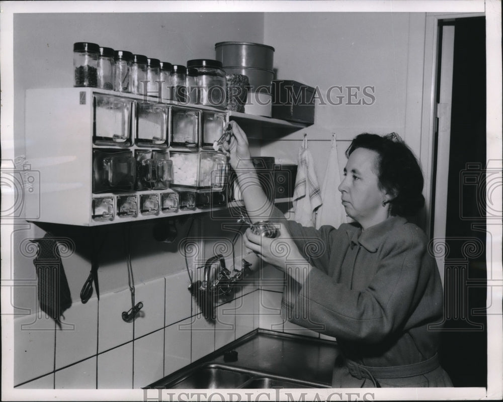 1953 Press Photo Mrs Gertrude Julin in her Stockholm apartment kitchen-Historic Images