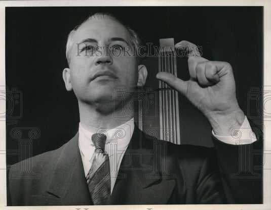 1943 Press Photo Harry Kogen, Director of Blue Network's Breakfast Club Program - Historic Images