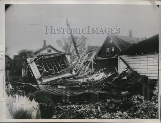 1934 Press Photo Wind Storm Topples Homes In Northern Michigan & Wisconsin - Historic Images