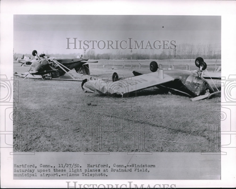 1950 Press Photo Hartford, Conn. light planes wrecked by a windstorm - Historic Images