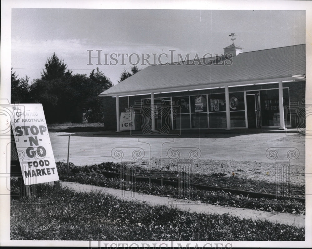 1967 Press Photo Market shop in LeREoy in Medina County - Historic Images