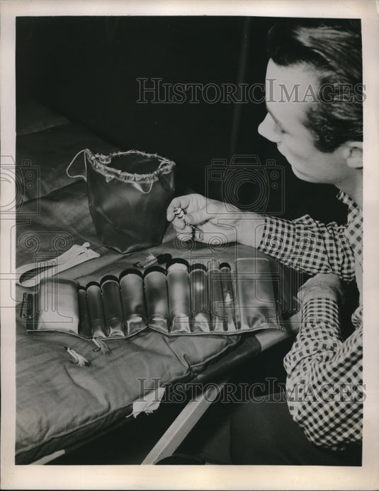 Press Photo Waterproof Tackle Belt Called Angler's Valet-Historic Images