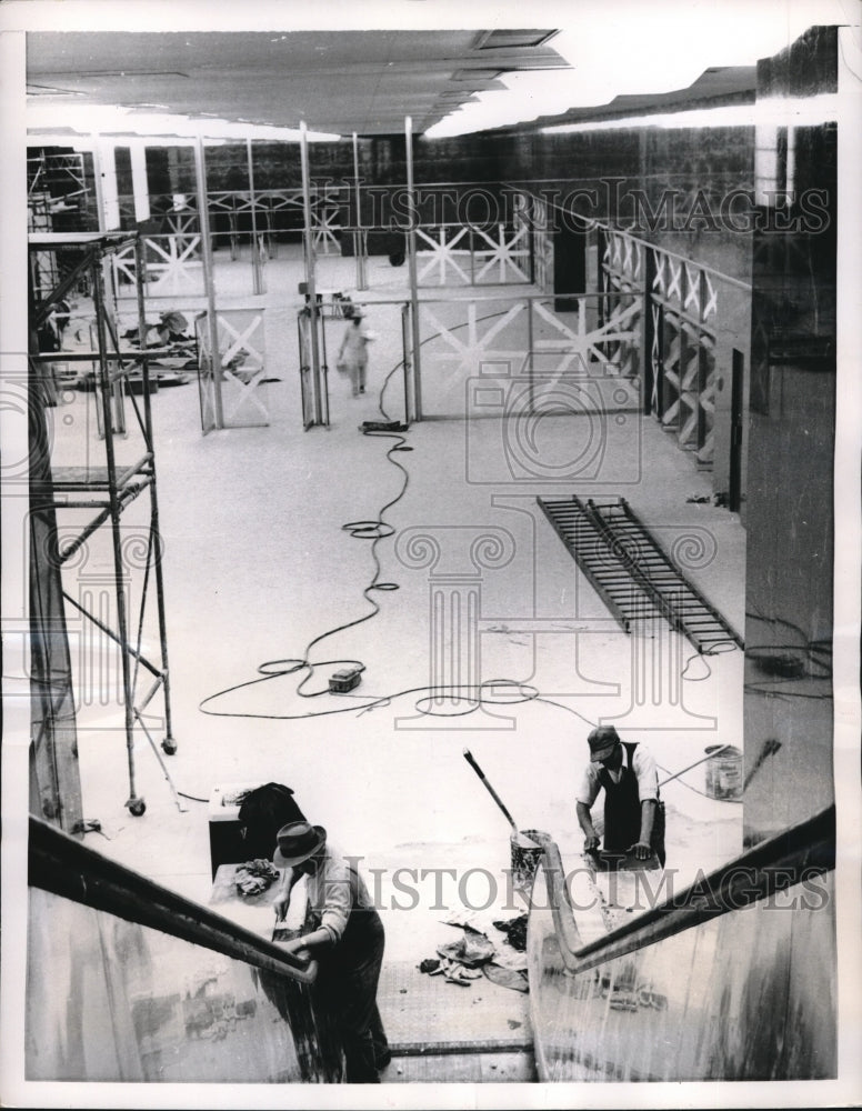 1956 Press Photo workers clean New York Coliseum for April opening - Historic Images