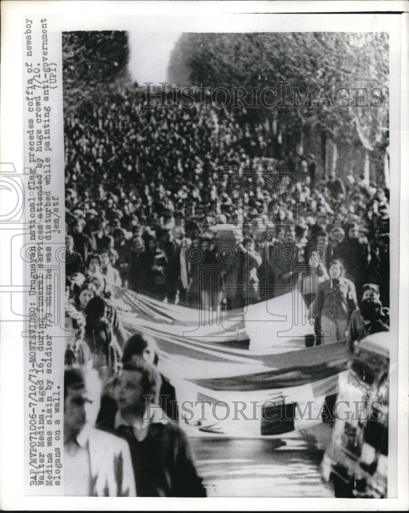 1973 crowd at funeral for Walter Medina, slain by Uruguayan police - Historic Images