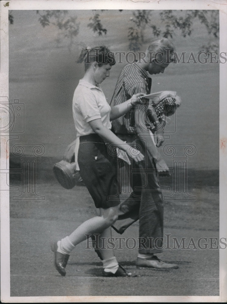 1957 Press Photo Golfer Barbara Little McArthur and Caddy - Historic Images