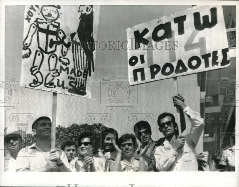 1965 Press Photo Greek antigovernment protestors in Athens - Historic Images