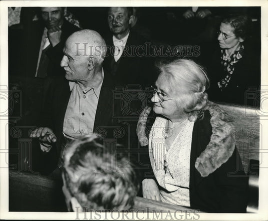 1938 Typical Man & Wife in City Hall - Historic Images