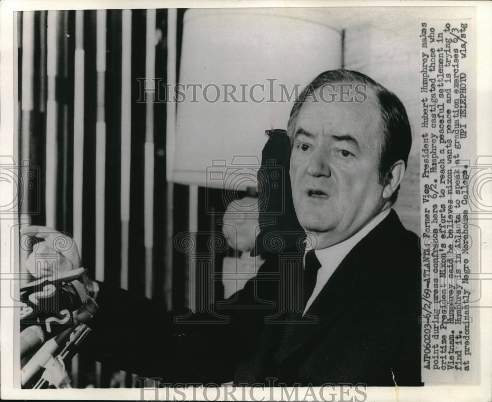 1969 Atlanta, Ga Former VP Hubert Humphrey at press conference - Historic Images