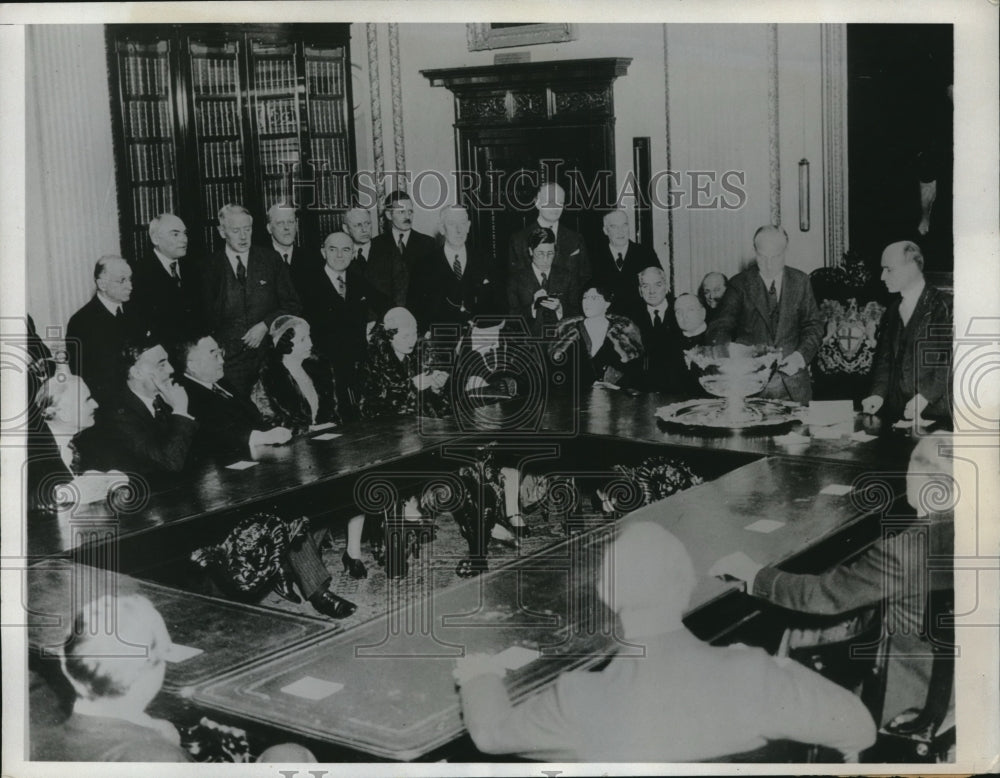 1934 Press Photo Lawn Tennis Association Meets In Council Chamber-Historic Images