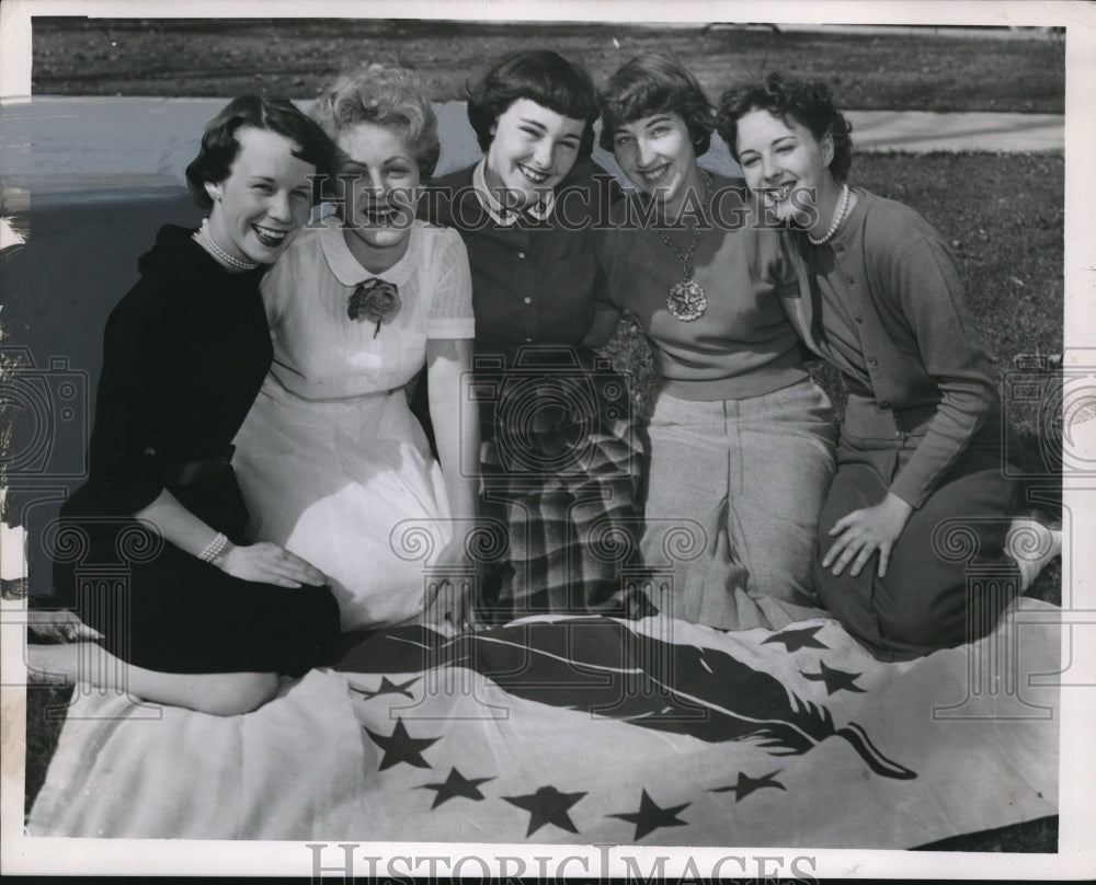 1955 Press Photo Berea Red Feather Queen Contestants Wilson Young Yost Cook - Historic Images