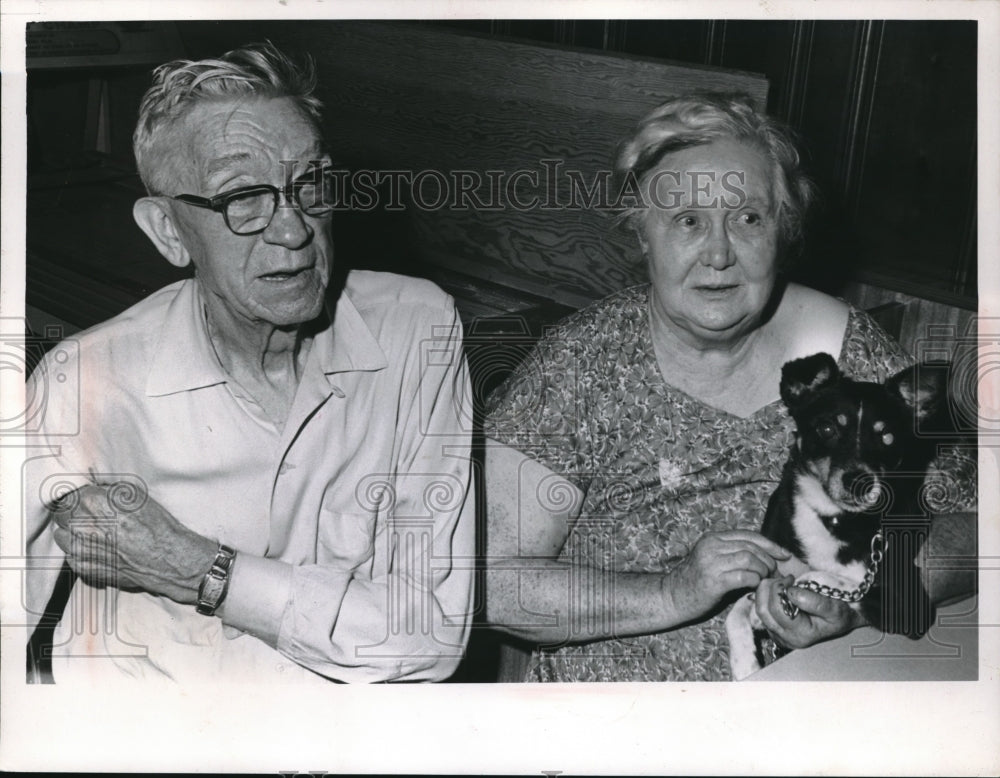 1966 Press Photo Frank Winnern and Mrs. Edith Draper with Dog - Historic Images