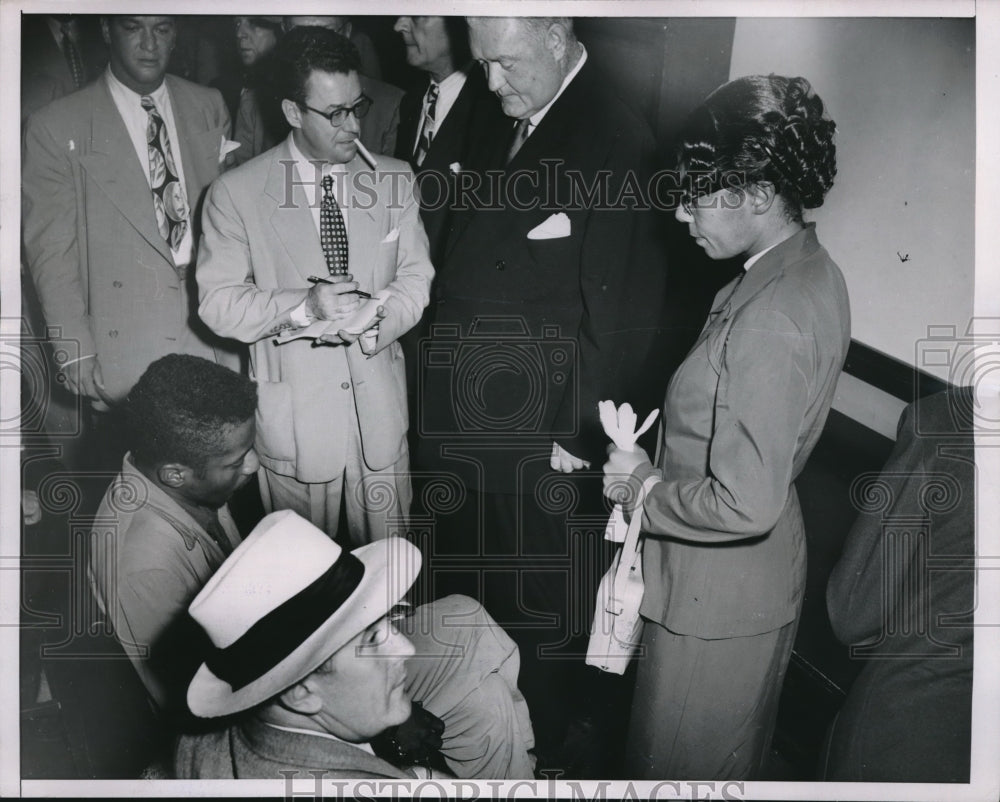 1951 Press Photo Chicago, Harry Williams captured,mom &amp; States AG John Boyle - Historic Images