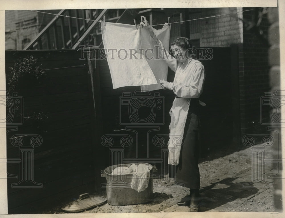 Press Photo Mrs. Curtis D. Wilbur Wife of secy of navy - Historic Images