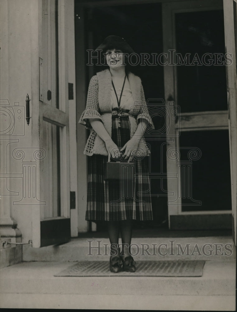 1920 Press Photo Miss Violet Oliver After Visiting White House - Historic Images