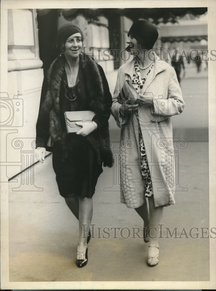 1928 Mrs Fredrick Whitney &amp; Mrs HB De Mott Walk In New York-Historic Images