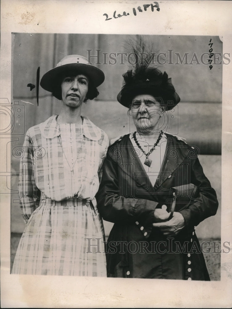 1922 Mother &amp; Daughter On Same Jury, Mrs. Fannie and Jesse Wright - Historic Images