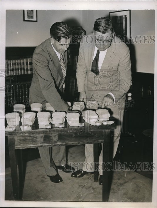 1935 Press Photo Sec of Agriculture Henry Wallace George Farrell Dir Grain Div - Historic Images