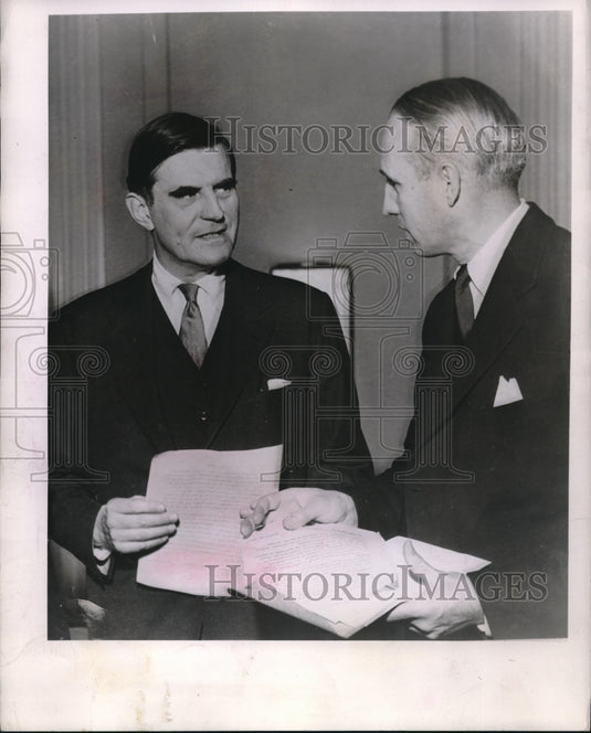 Press Photo John G. Winant & Everett Clinchy Discuss American Brotherhood Week - Historic Images