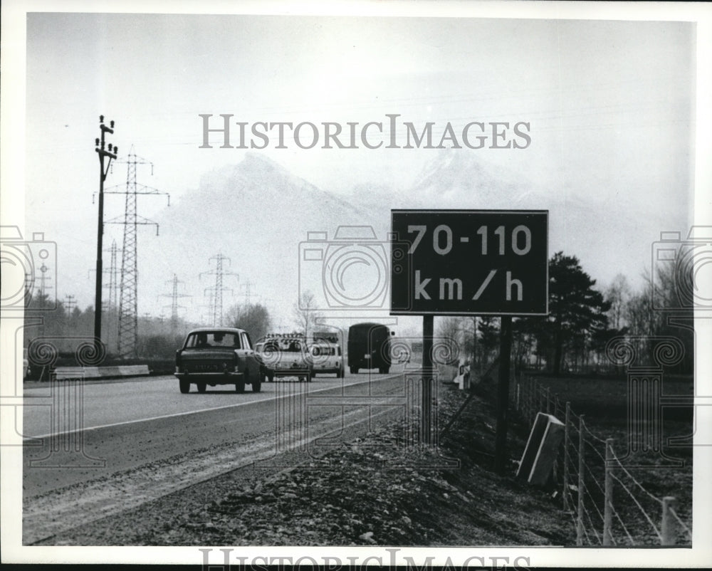 1965 Press Photo Swiss &quot;Autobahn&quot; Near Lake Walensee Switzerland-Historic Images