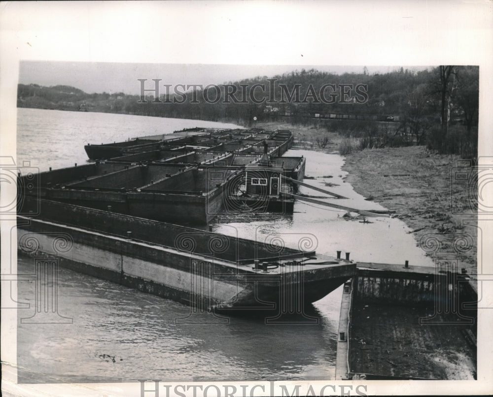 1948 Cinncinati, Ohio coal barges tied up during coal strike-Historic Images