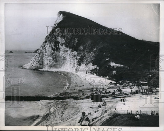 1959 Arish Mell, on England's Dorset coast, pipeline construction - Historic Images