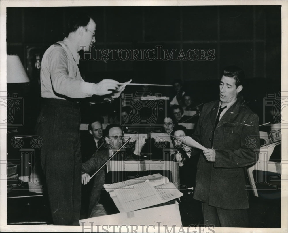 1943 Press Photo Melbourne,Australia Lt Ed McArthur, Lt L Hatfield, - Historic Images