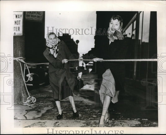 1948 Girls Holding On Ropes Alongside Chicago's Michigan Ave Winds - Historic Images