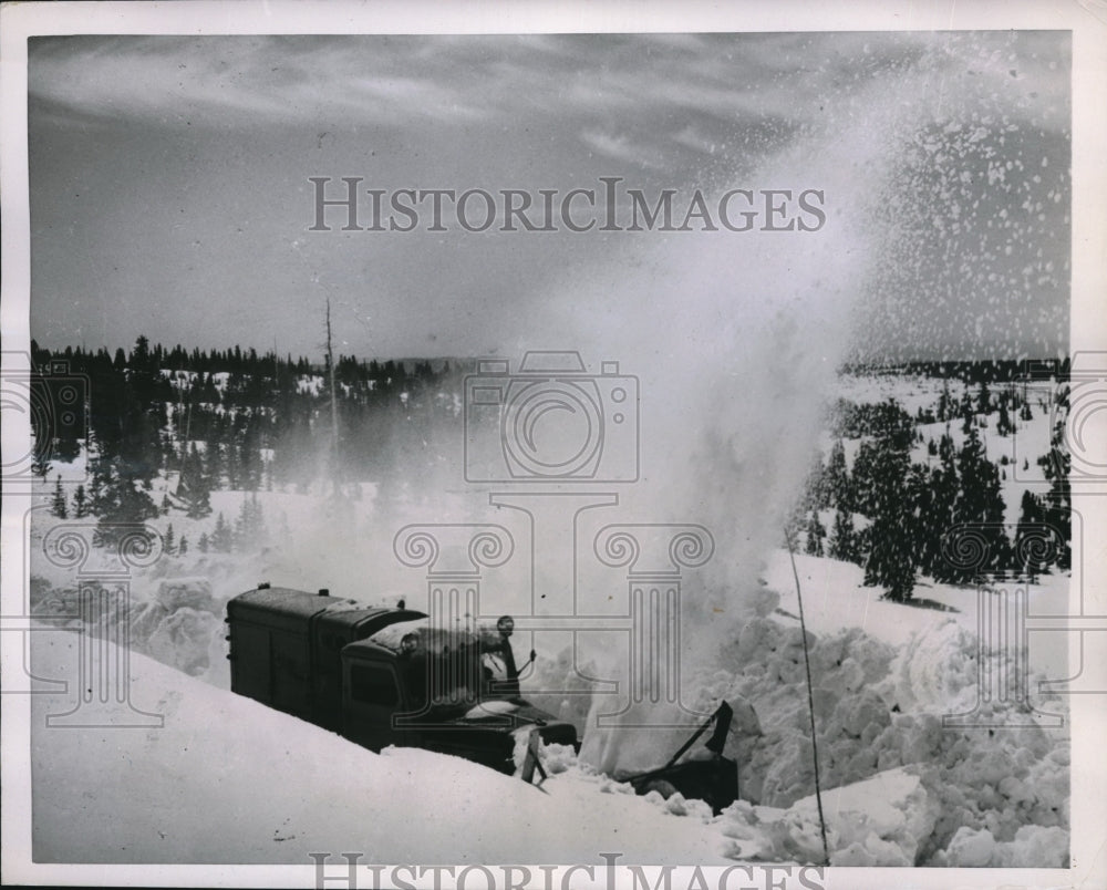 1953 Press Photo Larmie Wyoming Snow Drifts 20 Feet High - Historic Images