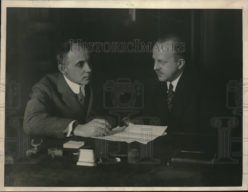 1925 Press Photo Dr. F.B. Jewett speaking with Mr Walter S. Gifford - neb88731 - Historic Images