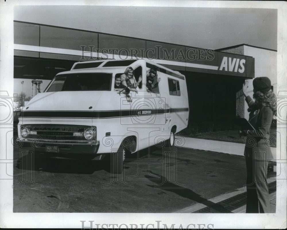 Family renting Avis Discover for a trip from San Francisco-Historic Images