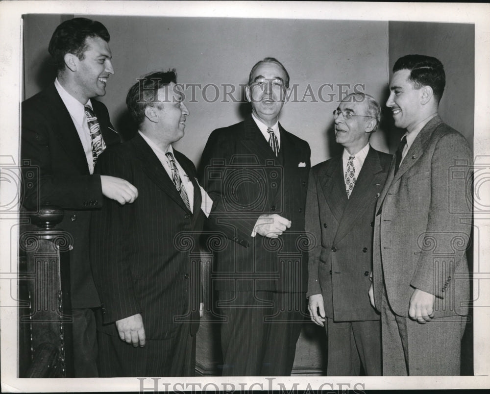 1946 Press Photo Senator Ja,es M Mead of Committee Metal Trades Council - Historic Images