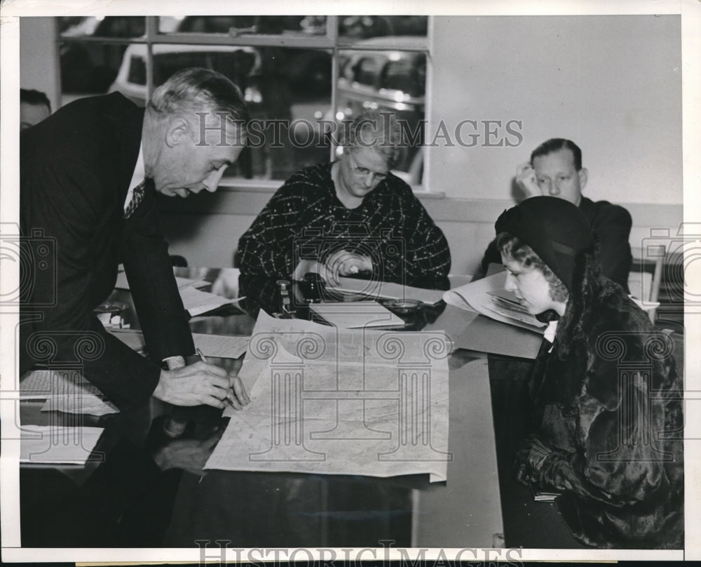 1937 Press Photo Scene from the plane motor Sputtered crash investigation-Historic Images