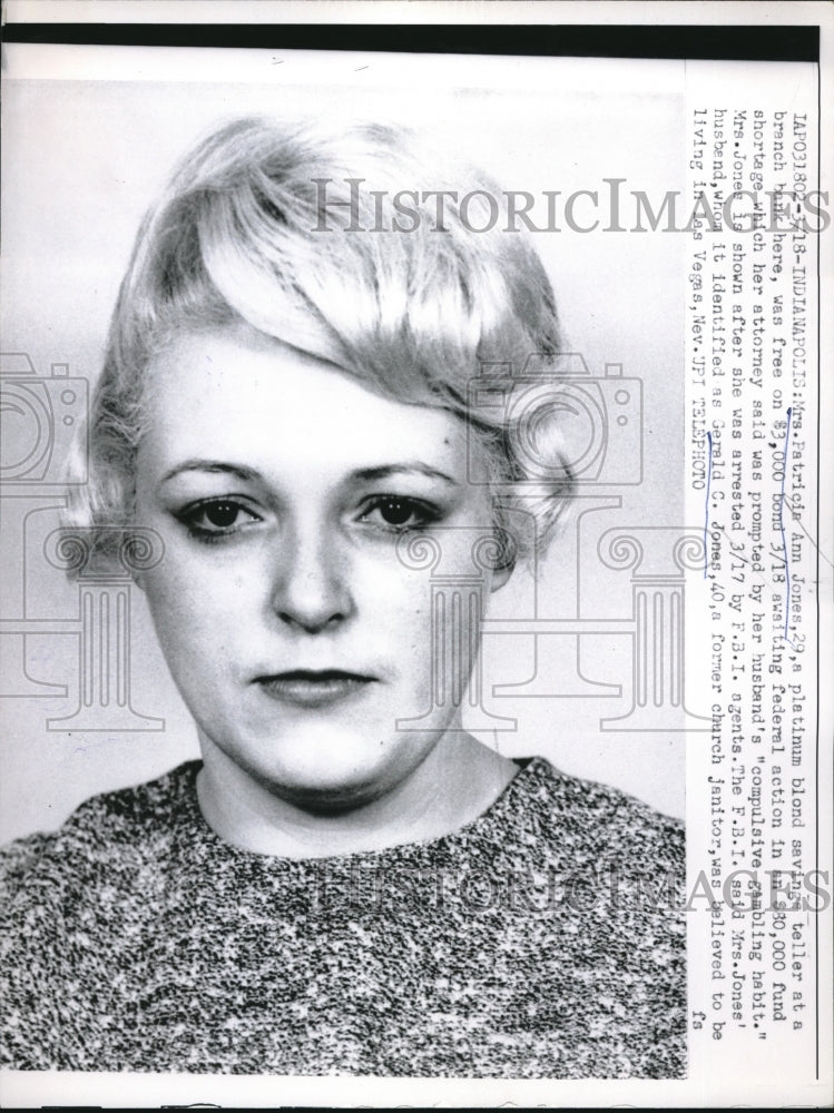 1961 Press Photo Mrs Patricia Ann Jones Teller at Bank Steals $80,000-Historic Images