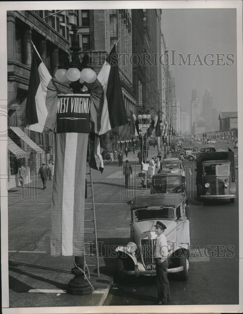 1939 Press Photo Michigan Ave in Chicago, Ill banners for American Legion conv - Historic Images