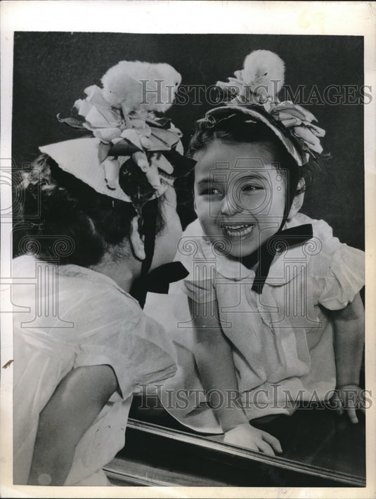 1945 Press Photo Joanne Marcell in Her Easter Bonnet-Historic Images