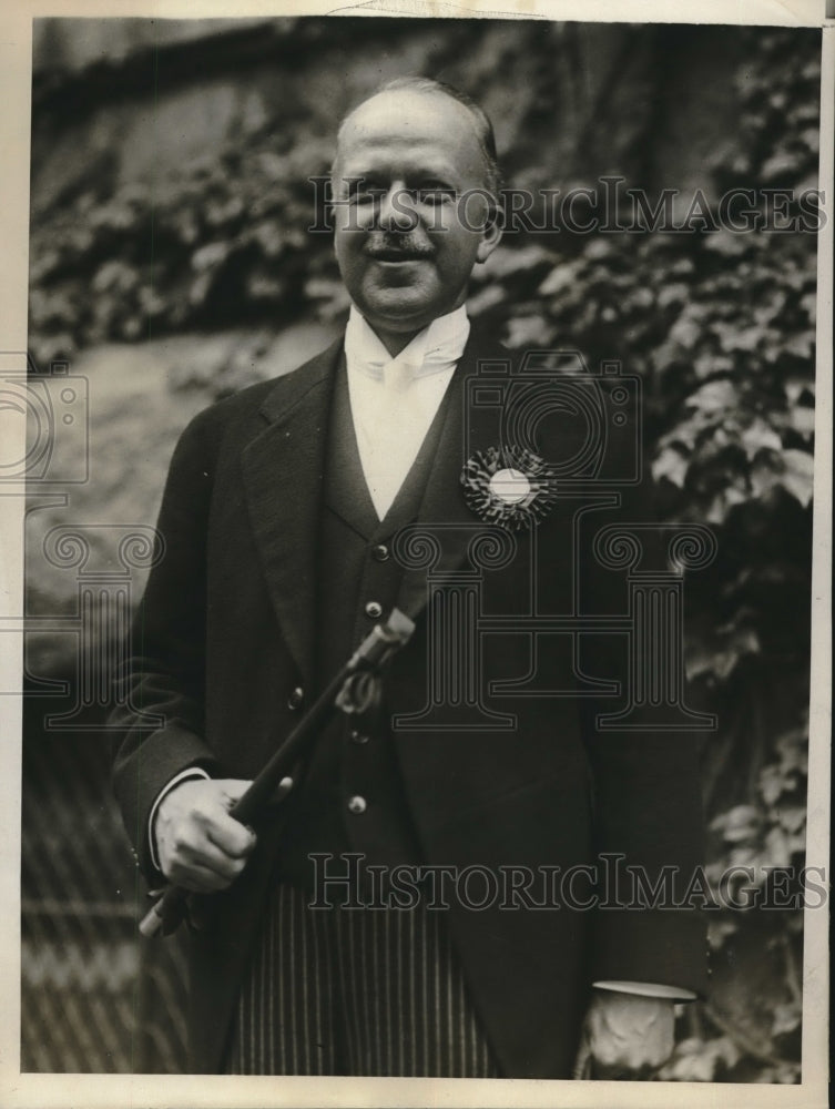 1930 Press Photo Walter S. Gifford, pres of AT& T Co at Cambridge, Mass - Historic Images