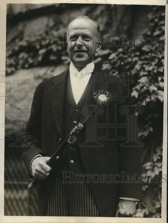 1930 Press Photo Walter S. Gifford, pres of AT& T Co at Cambridge, Mass - Historic Images