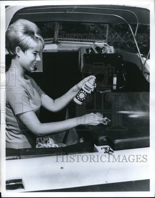 Press Photo Tempo Upholstery cleaner-Historic Images