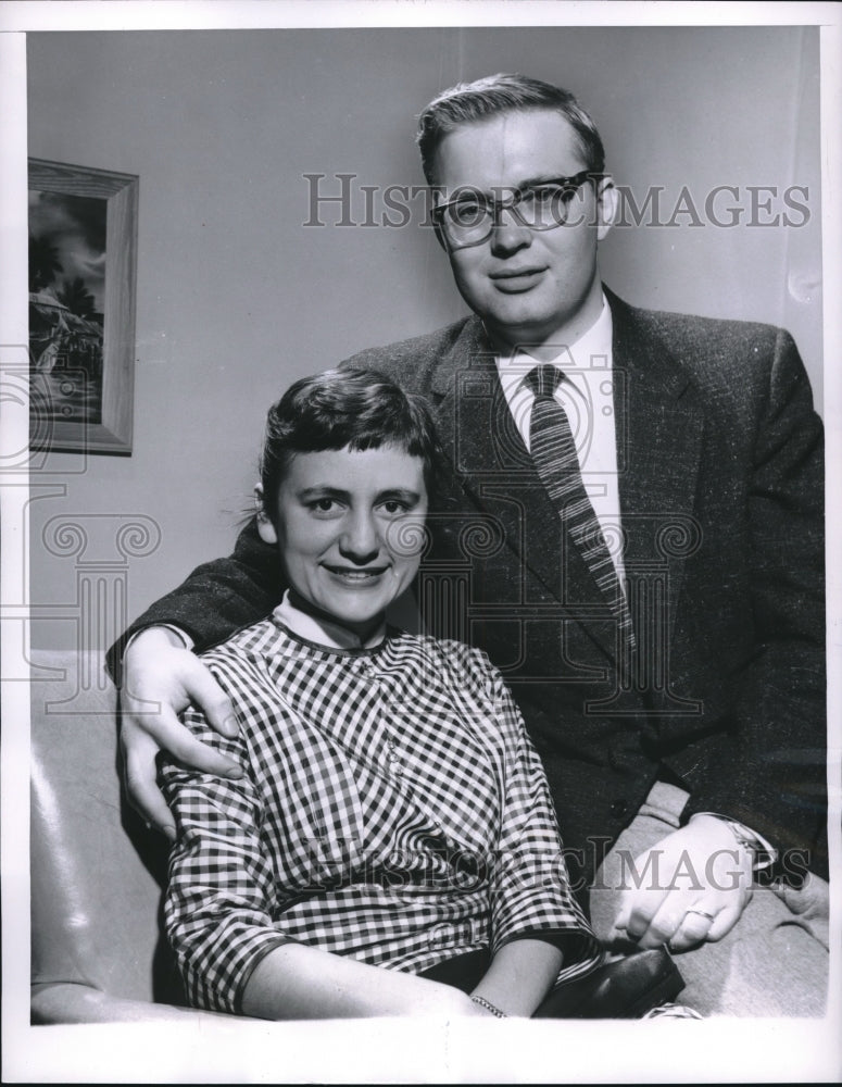 1956 Press Photo Richard John and his newlywed bride Francis Paris - neb89537-Historic Images