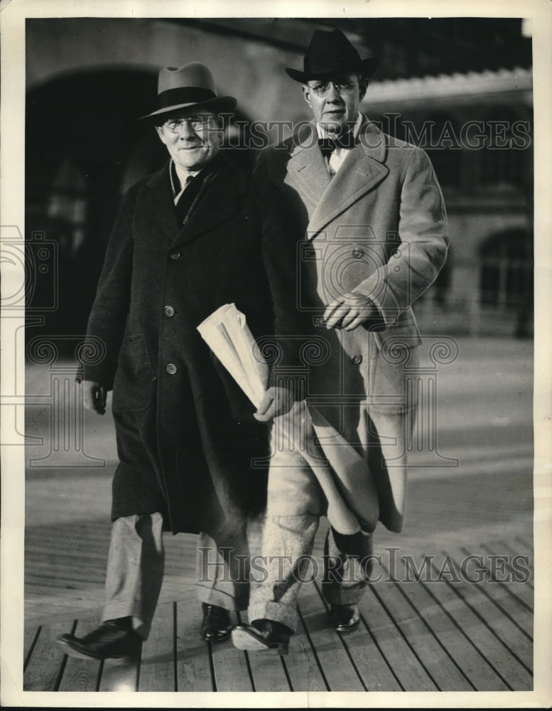 1939 Press Photo Gov. Arthur James & Col. Carl Estes on boardwalk, Atlantic City-Historic Images