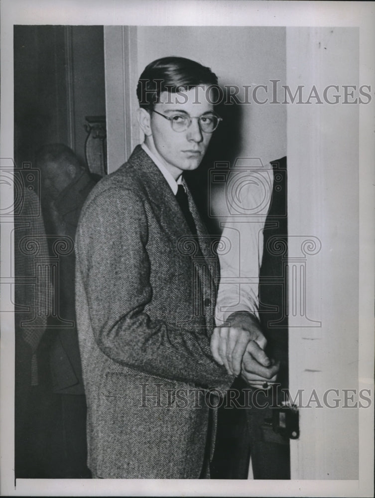 1945 Press Photo Malcolm McLeod Son of Former Rep Clarence McLeod Arrested - Historic Images