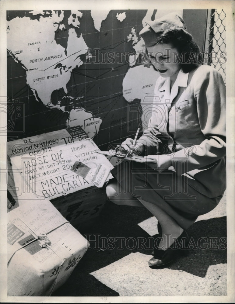 1945 400 Pound Shipment of Rare Rose Oil Used in Perfume-Historic Images