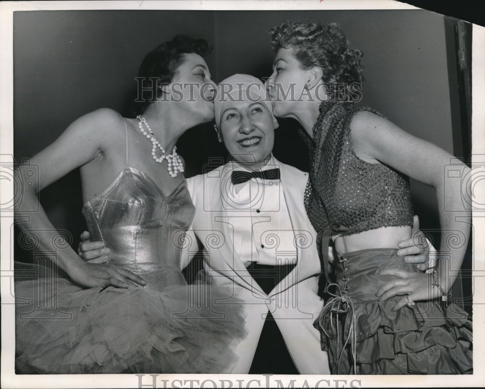 1957 Press Photo Women&#39;s National Press Club Margot Grubb &amp; Annette Cullen - Historic Images