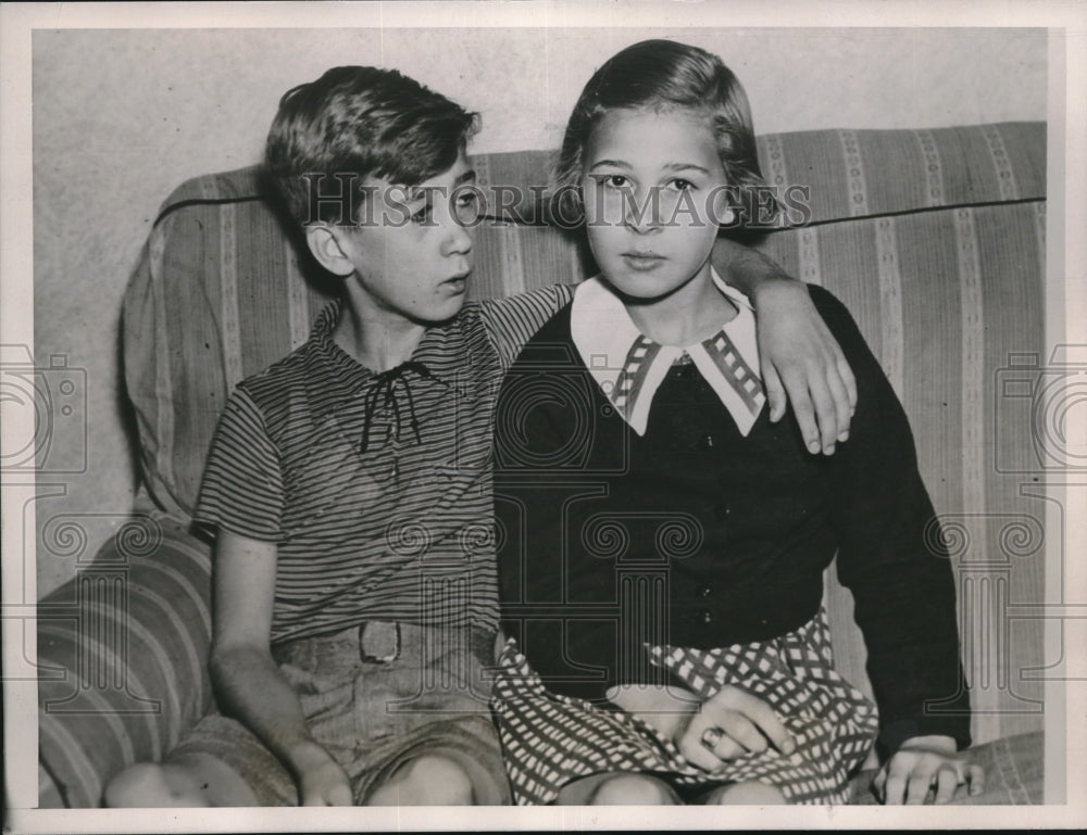 1937 Betty Jane Rush , Kidnap Victim Comforted by Brother Billy - Historic Images