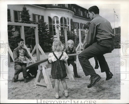 1946 Pfc Roger Hager & Pfc Philip Twerski assigned in Berlin school-Historic Images