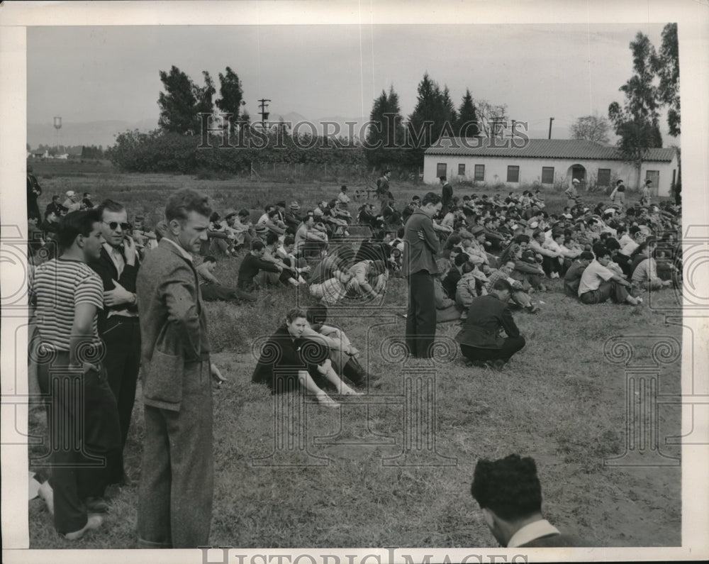 1940 Press Photo Striking workers of the Vultee Aircraft Factory - neb89889 - Historic Images