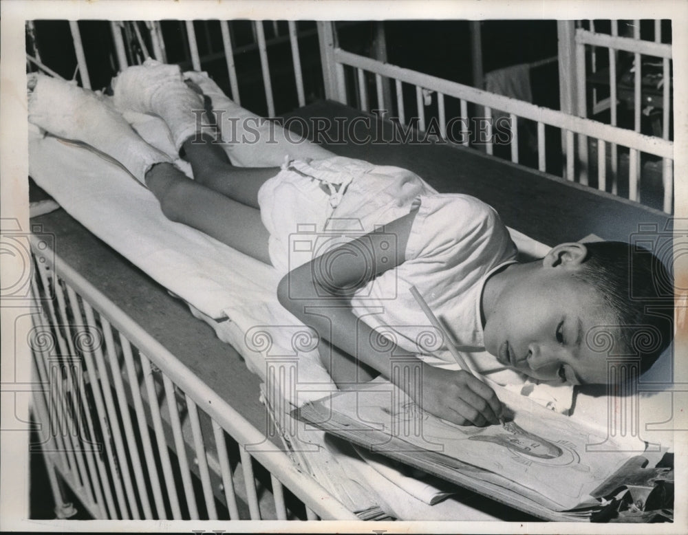 1959 Disabled Manuel Manzon Writes &amp; Draws In Hospital Bed - Historic Images