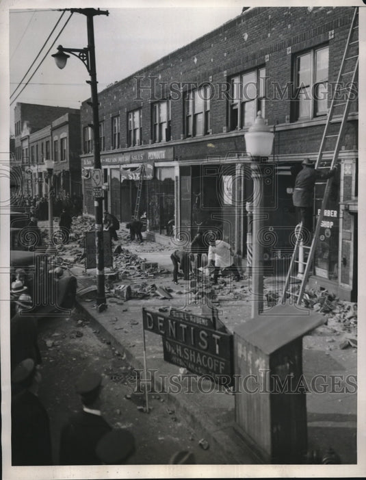 1933 Press Photo 1 Killed & 3 Injured Two Story Building in Chicago Collapses - Historic Images